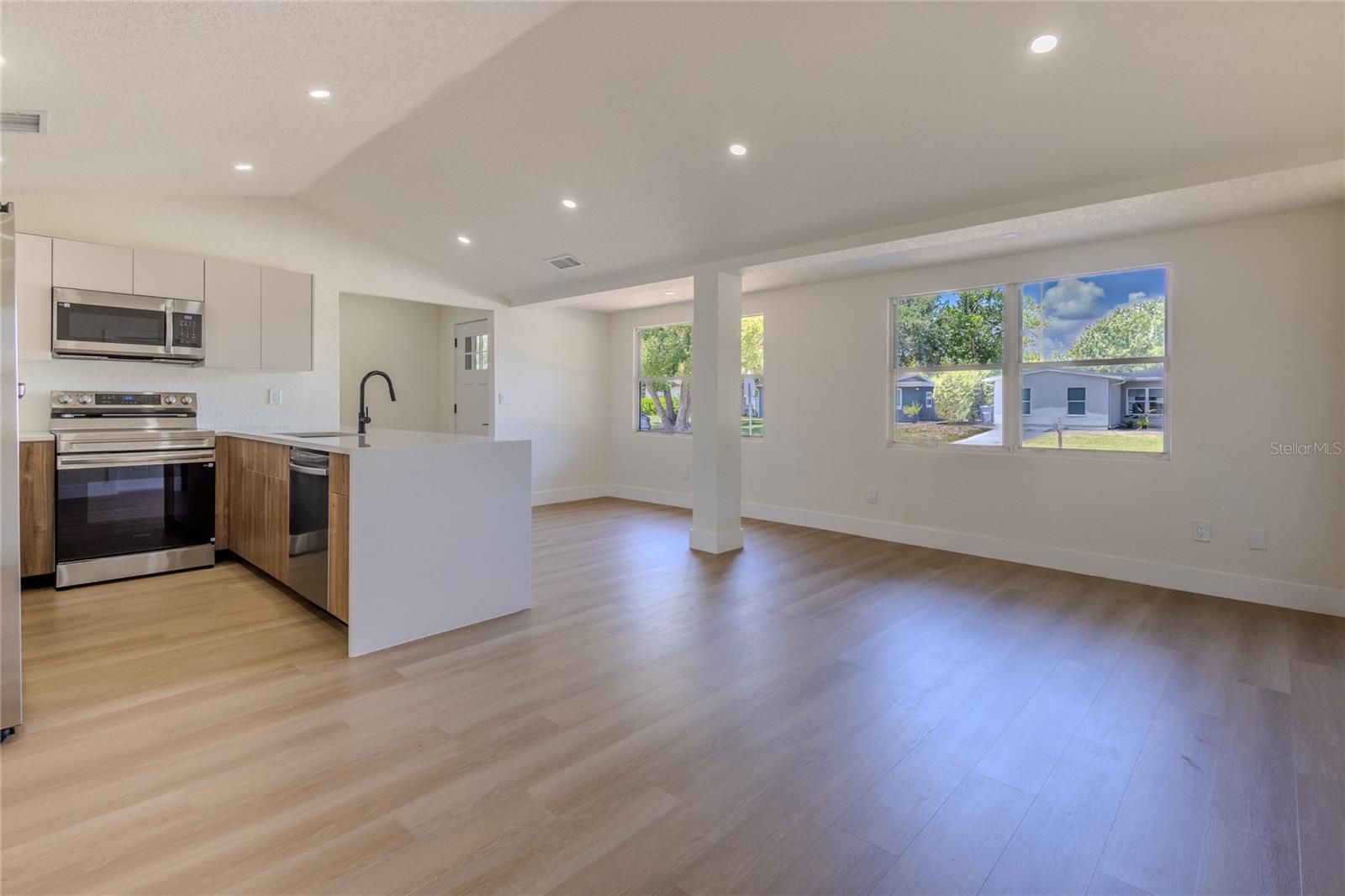 4502 S GRADY AVE — photo 7