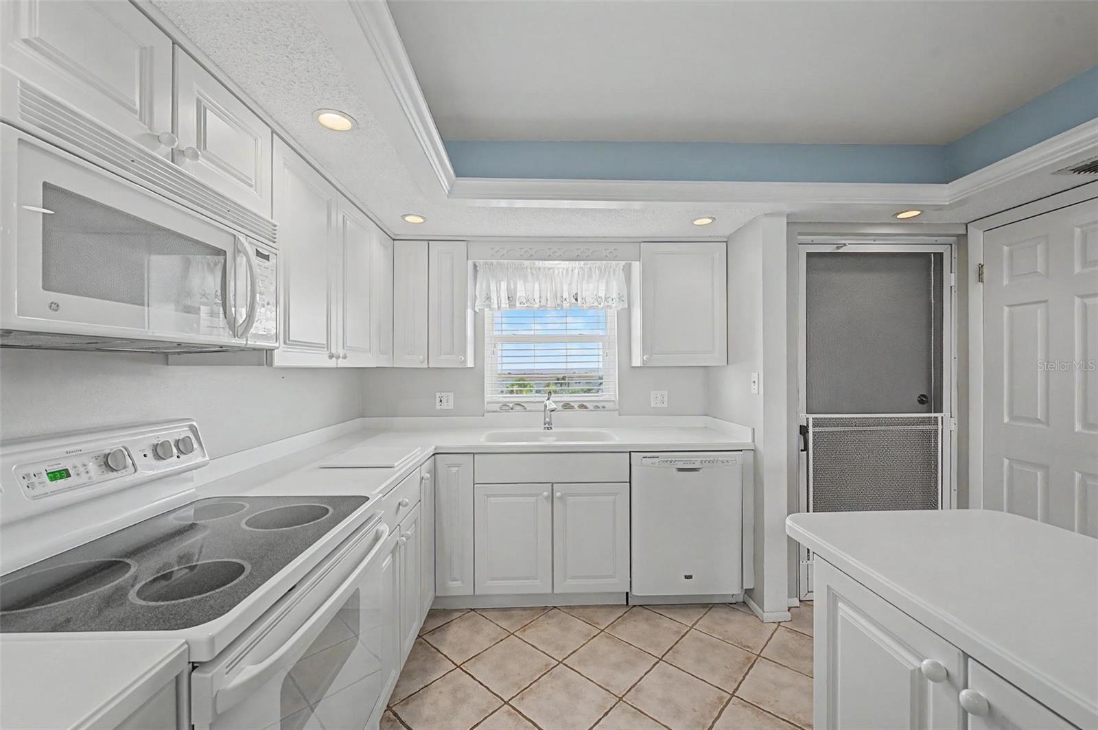 7 ELGIN PL #508 — photo 9