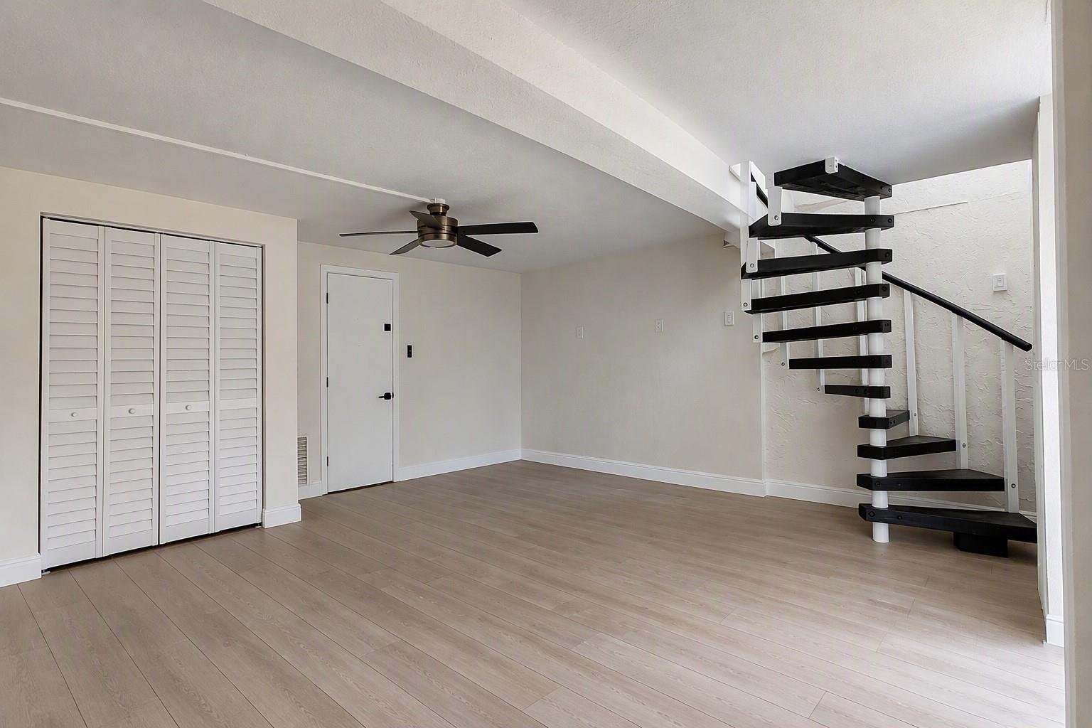 255 CAPRI CIR N #36 — photo 17