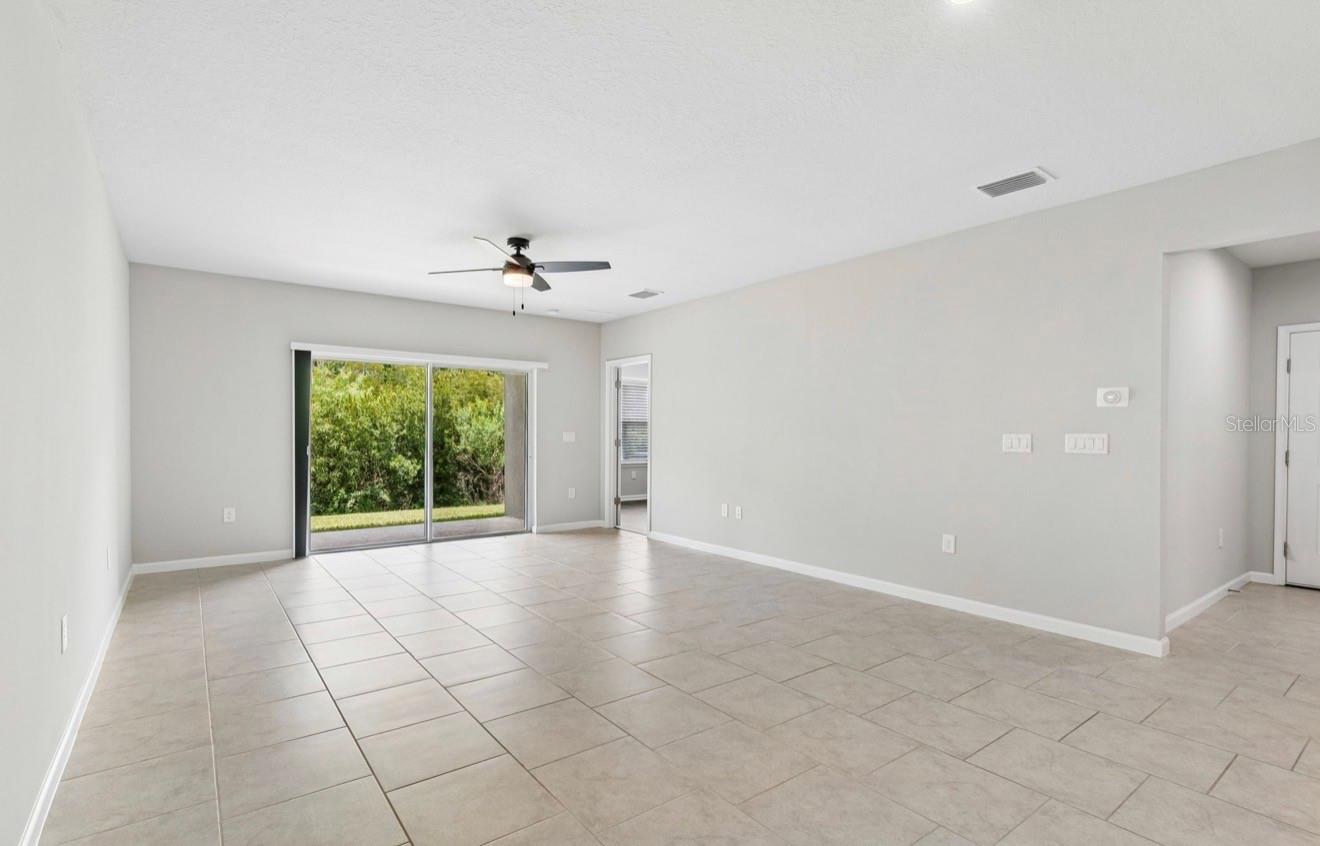 18307 TURNING LEAF CIR — photo 5