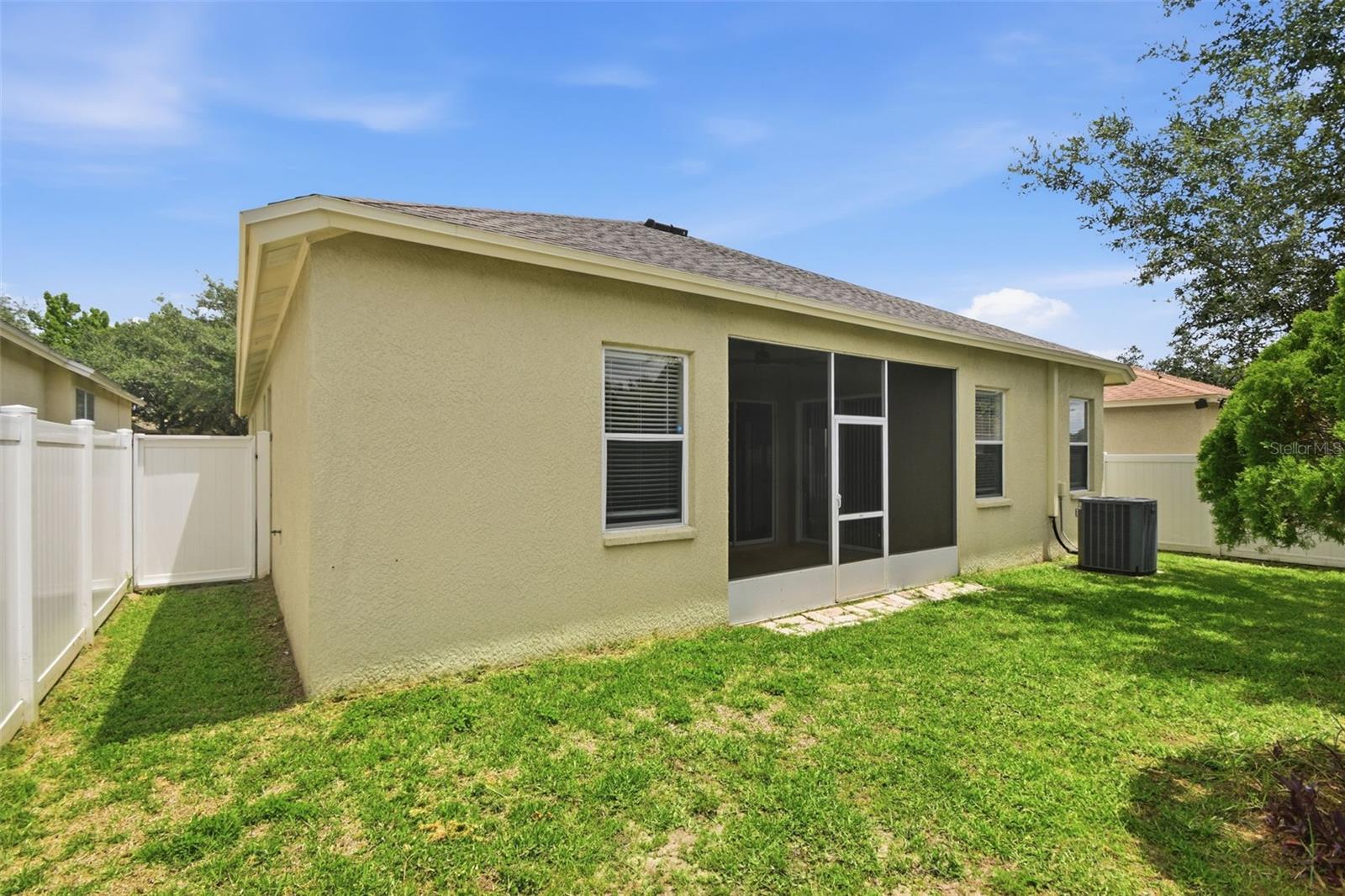 427 FERN GULLEY DR — photo 49