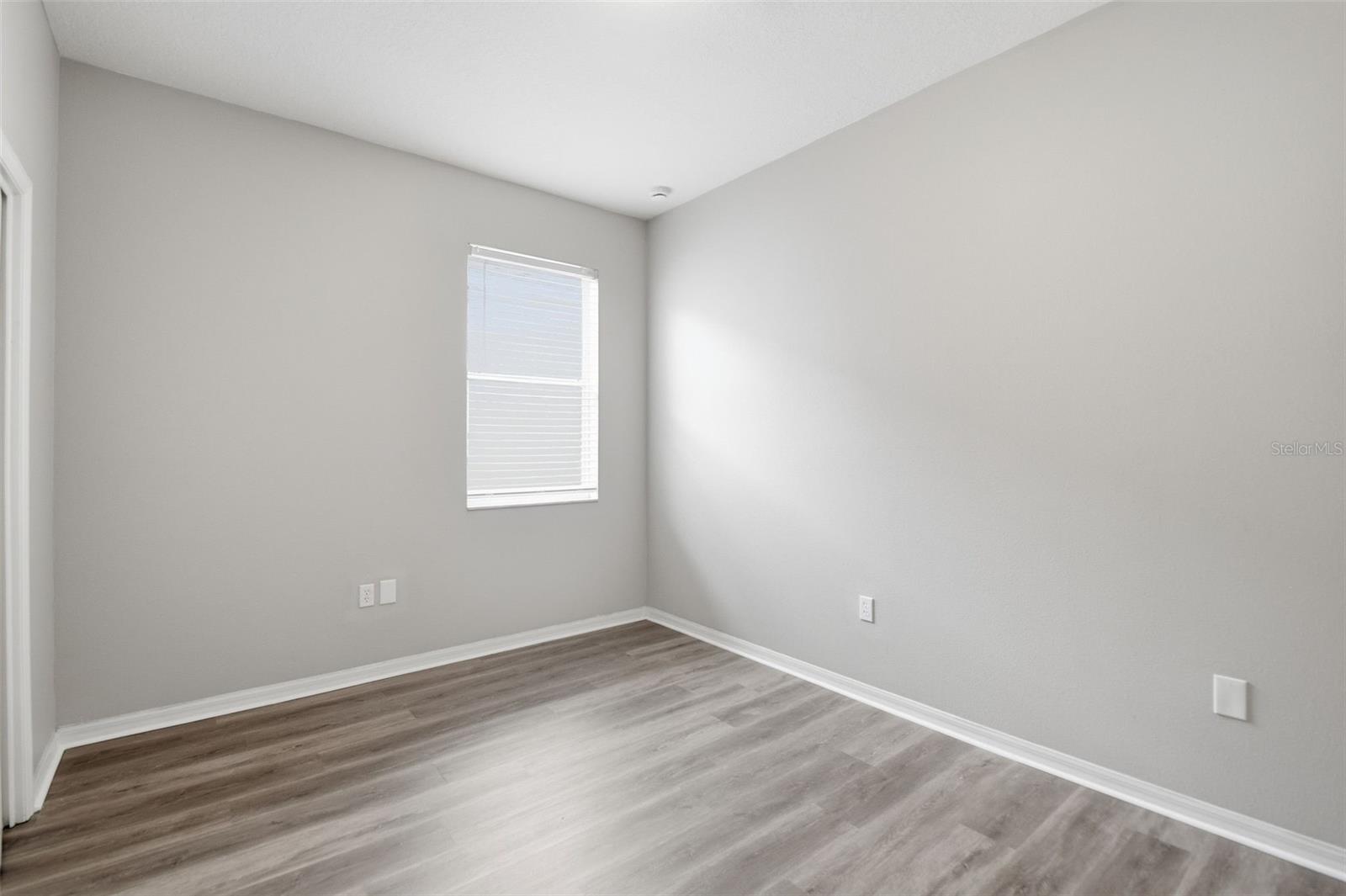 427 FERN GULLEY DR — photo 35