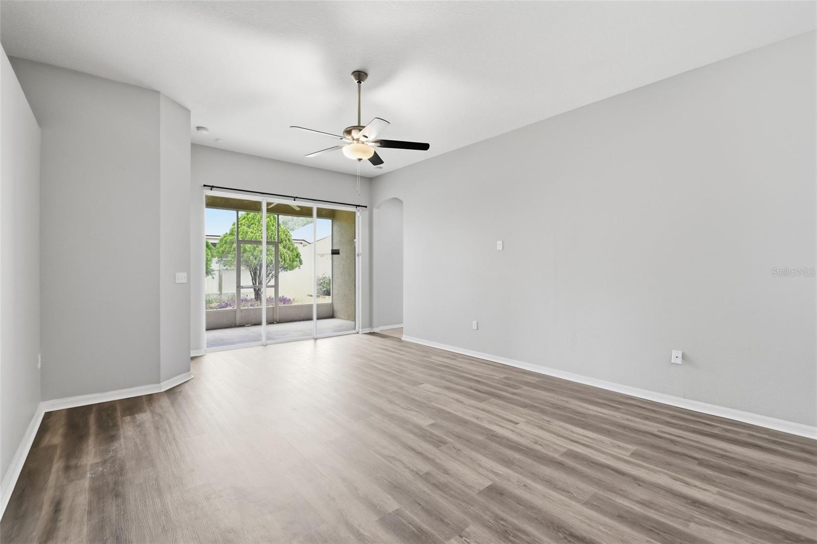 427 FERN GULLEY DR — photo 22