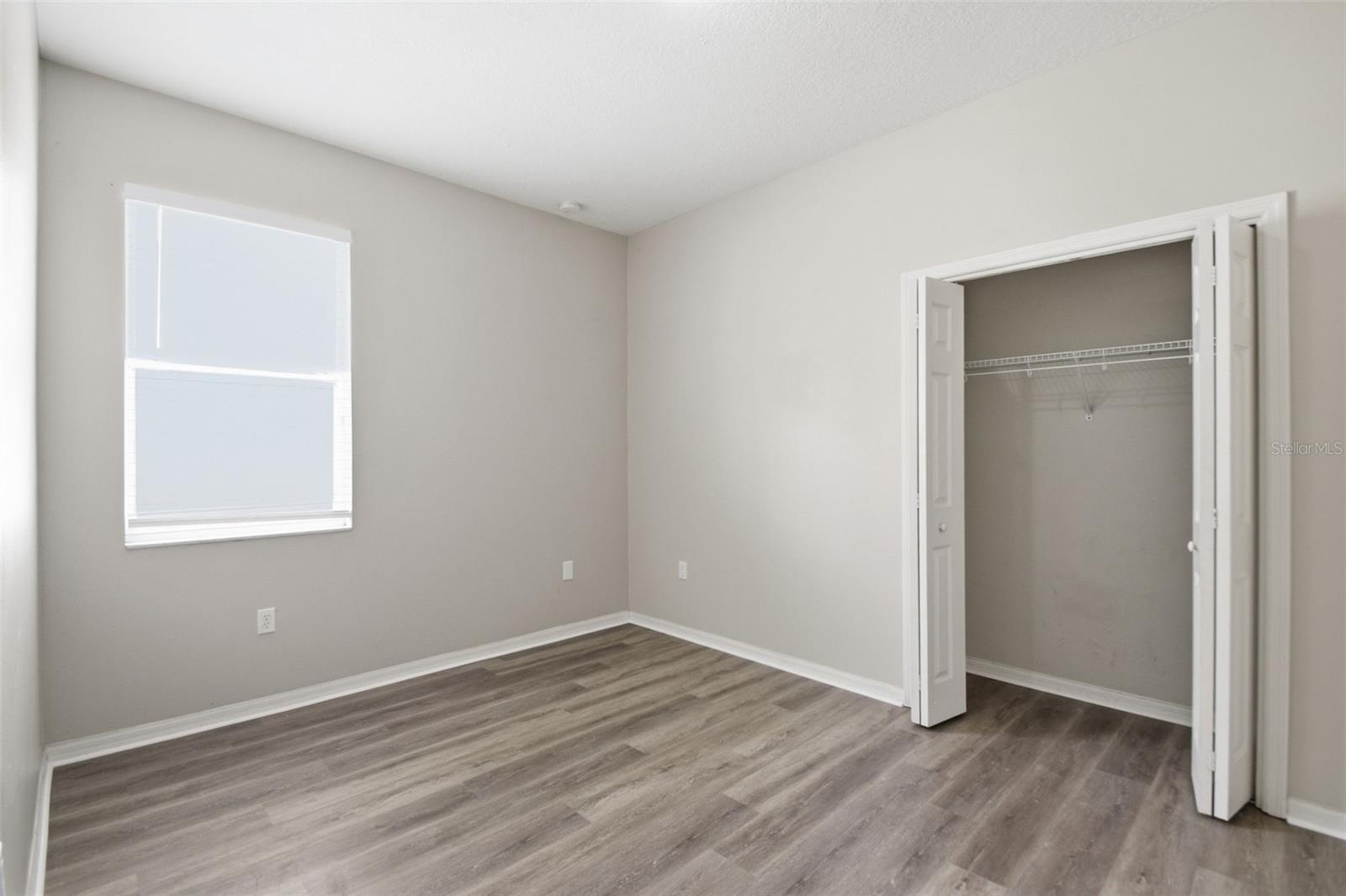 427 FERN GULLEY DR — photo 30