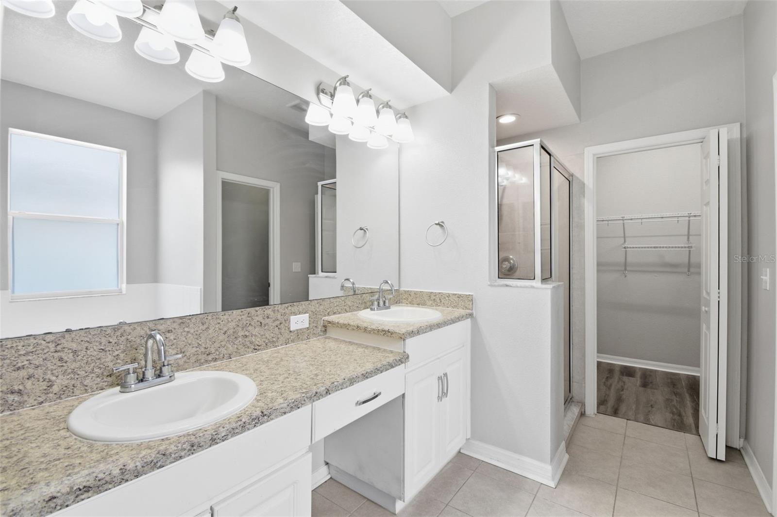 427 FERN GULLEY DR — photo 40
