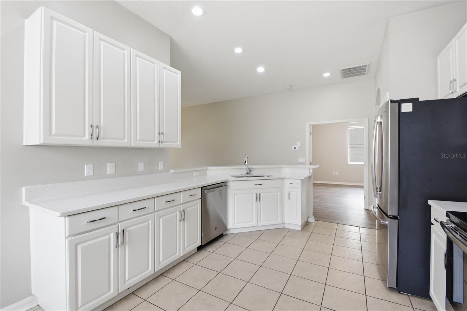 427 FERN GULLEY DR — photo 17