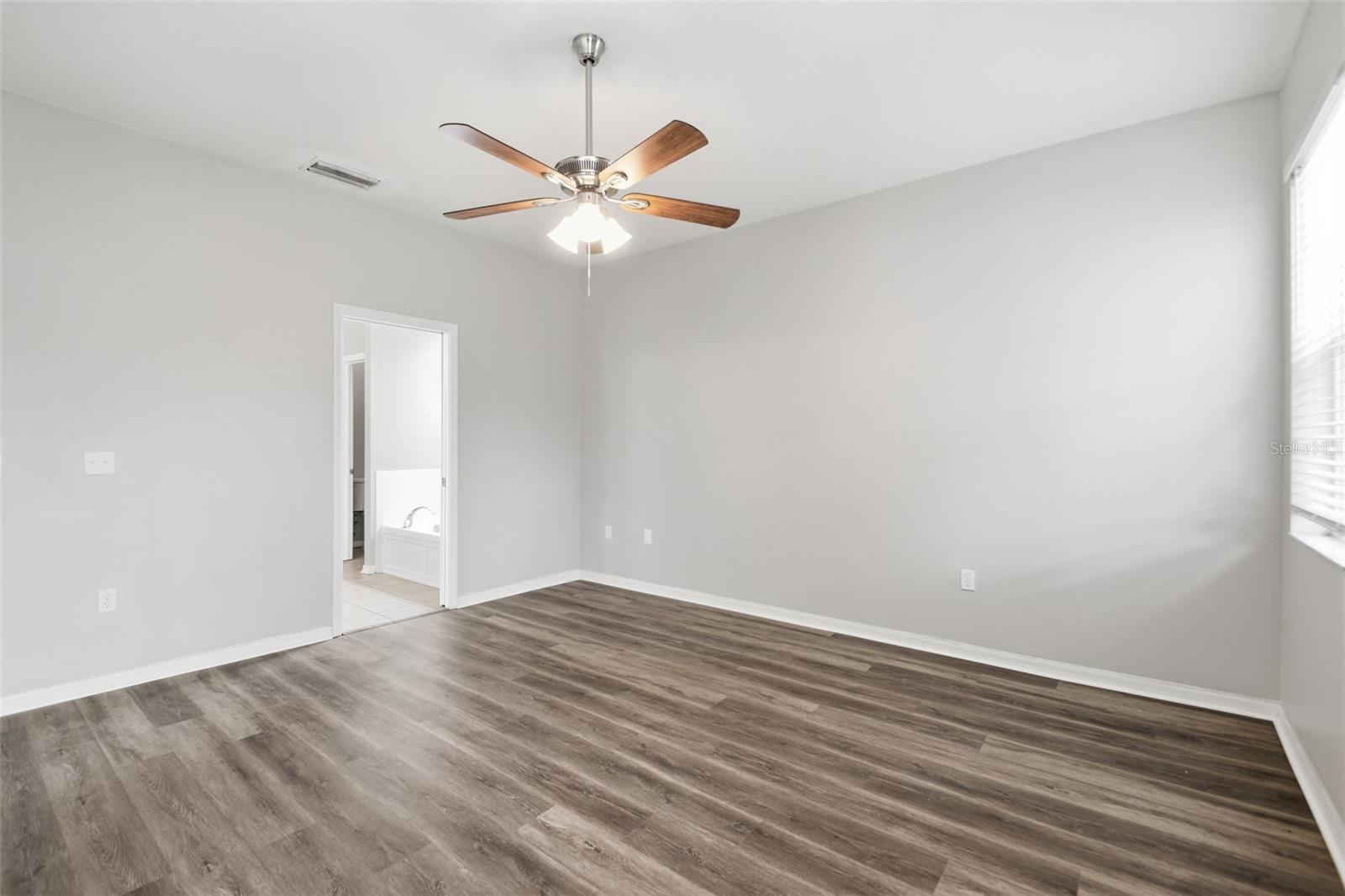 427 FERN GULLEY DR — photo 26