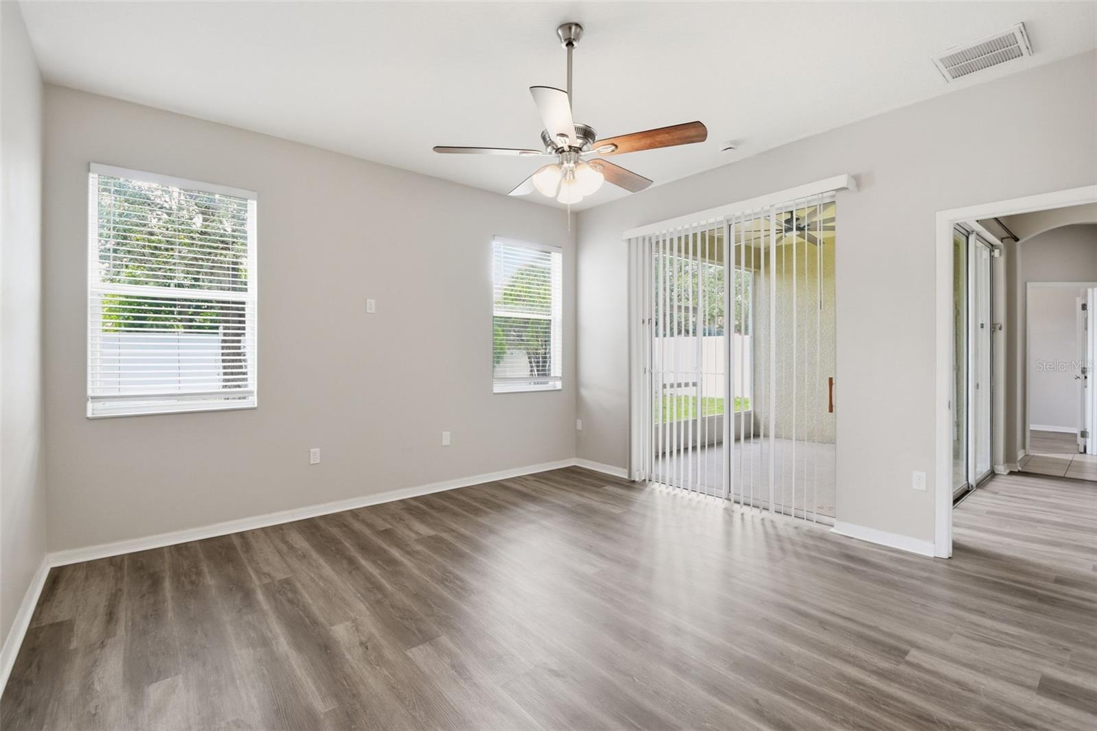 427 FERN GULLEY DR — photo 24