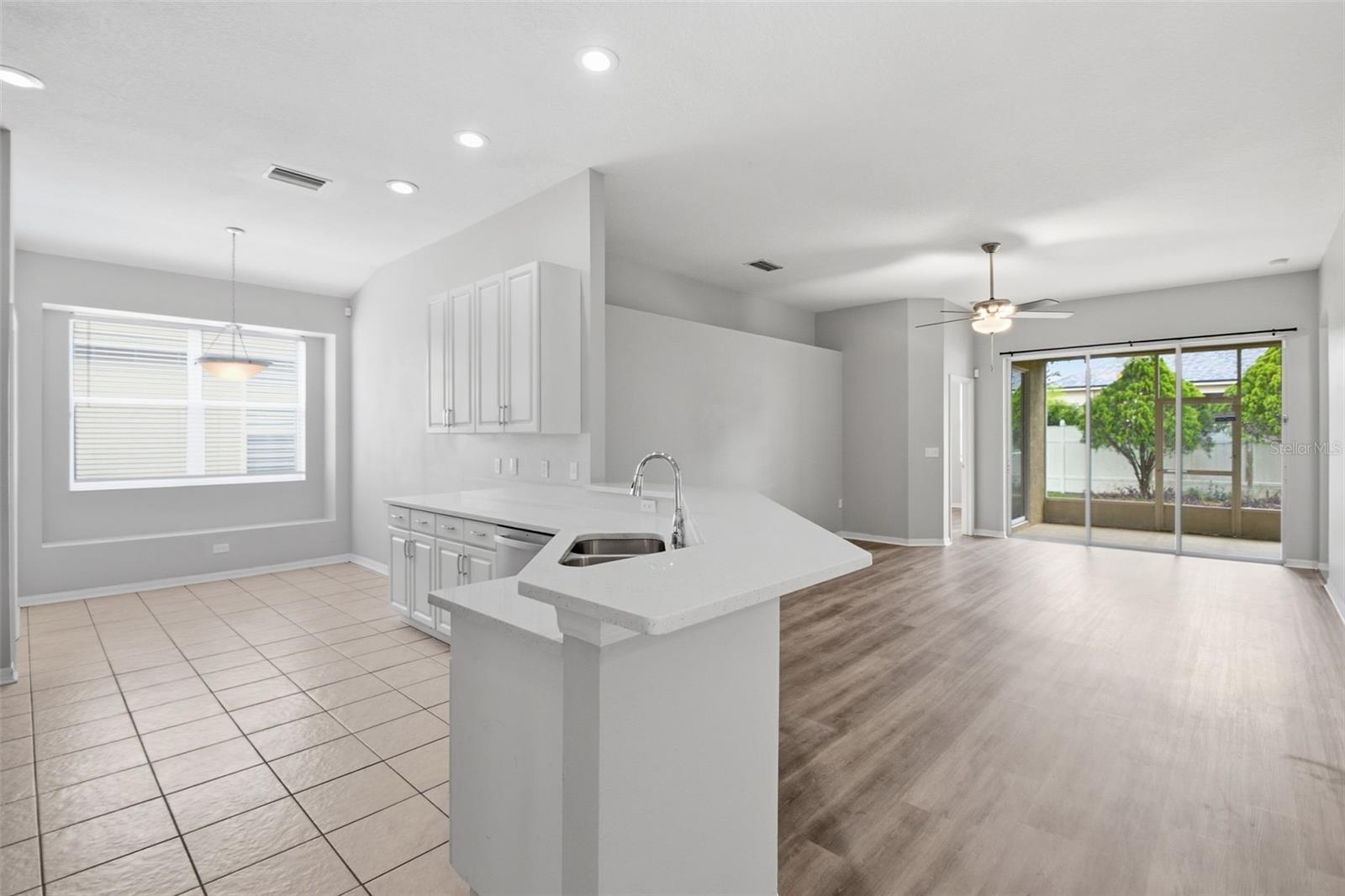 427 FERN GULLEY DR — photo 11