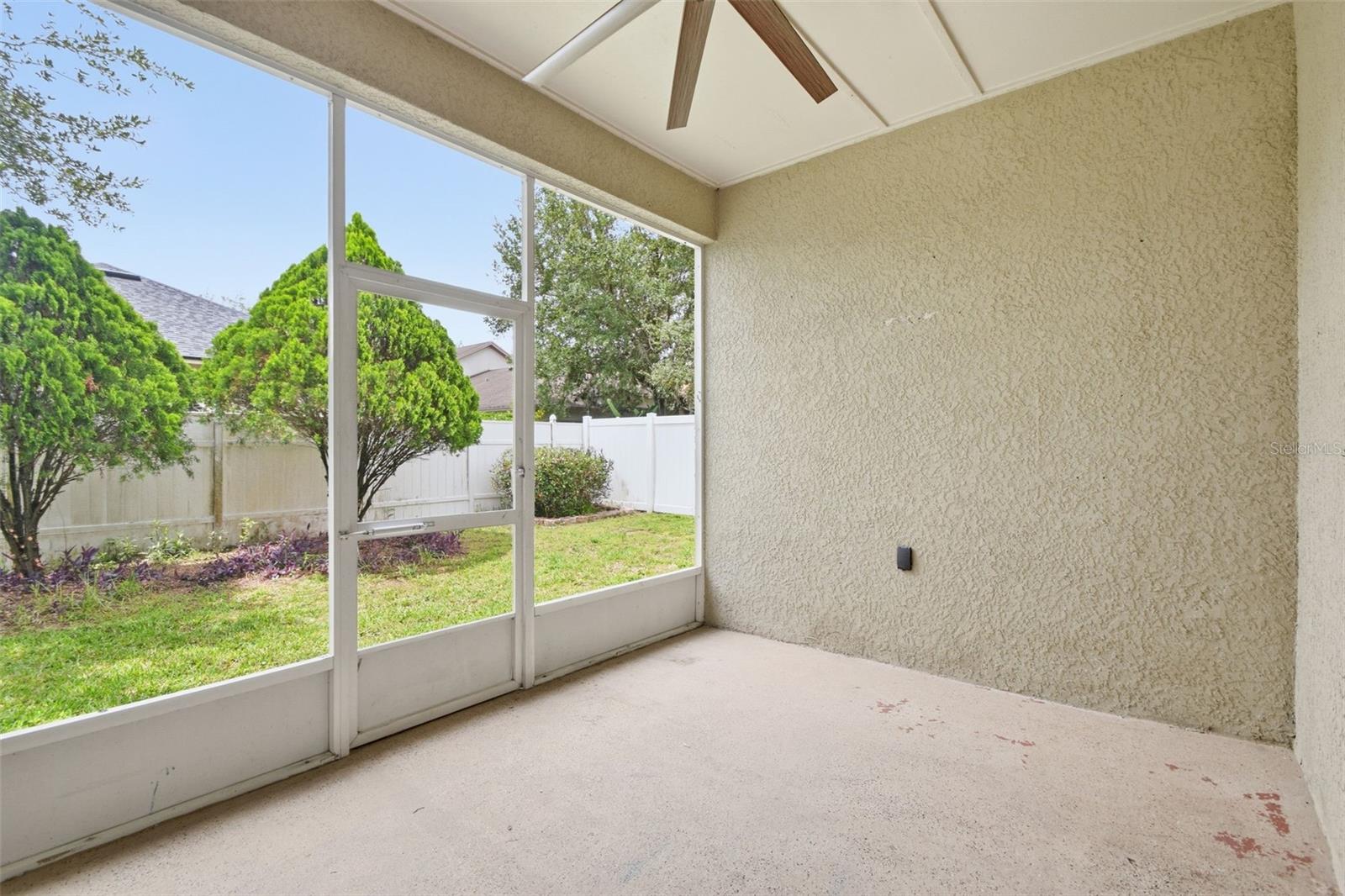 427 FERN GULLEY DR — photo 44