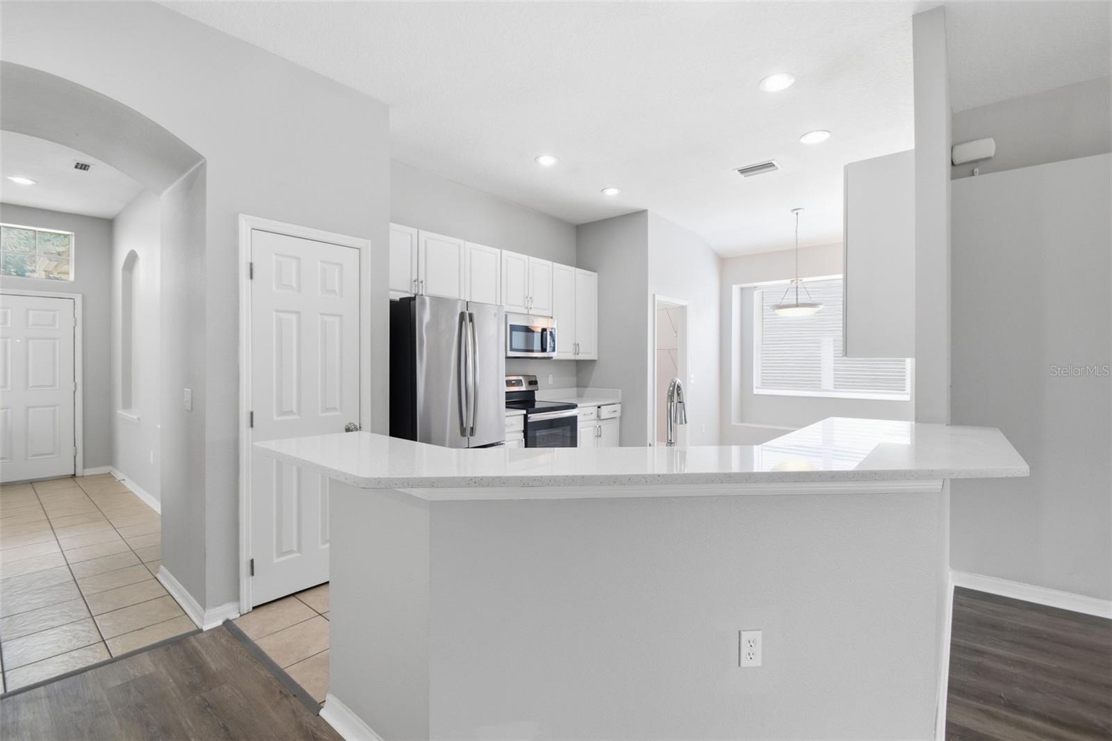 427 FERN GULLEY DR — photo 12