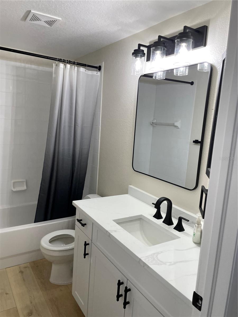 Home in RIVERVIEW — photo 4