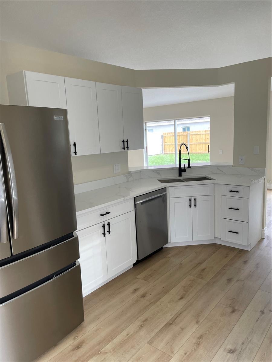Home in RIVERVIEW — photo 8