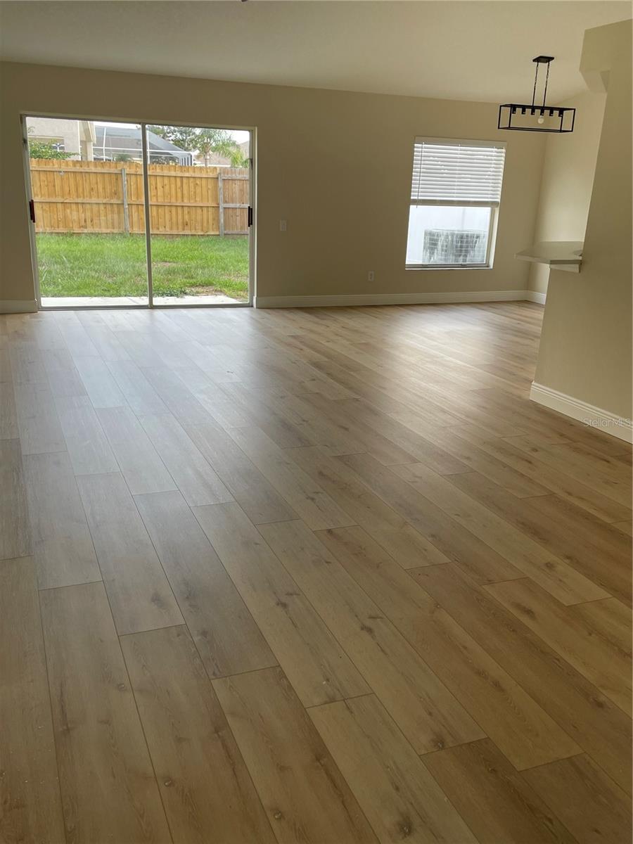 Home in RIVERVIEW — photo 2
