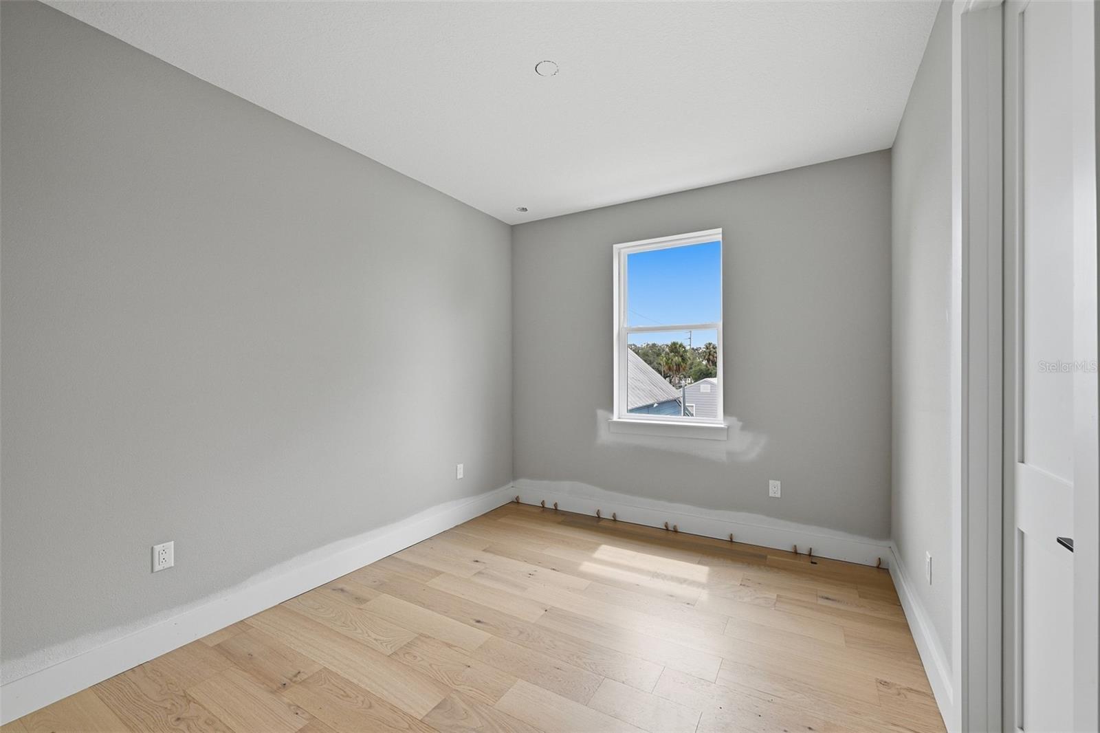 6705 S HIMES AVE — photo 20