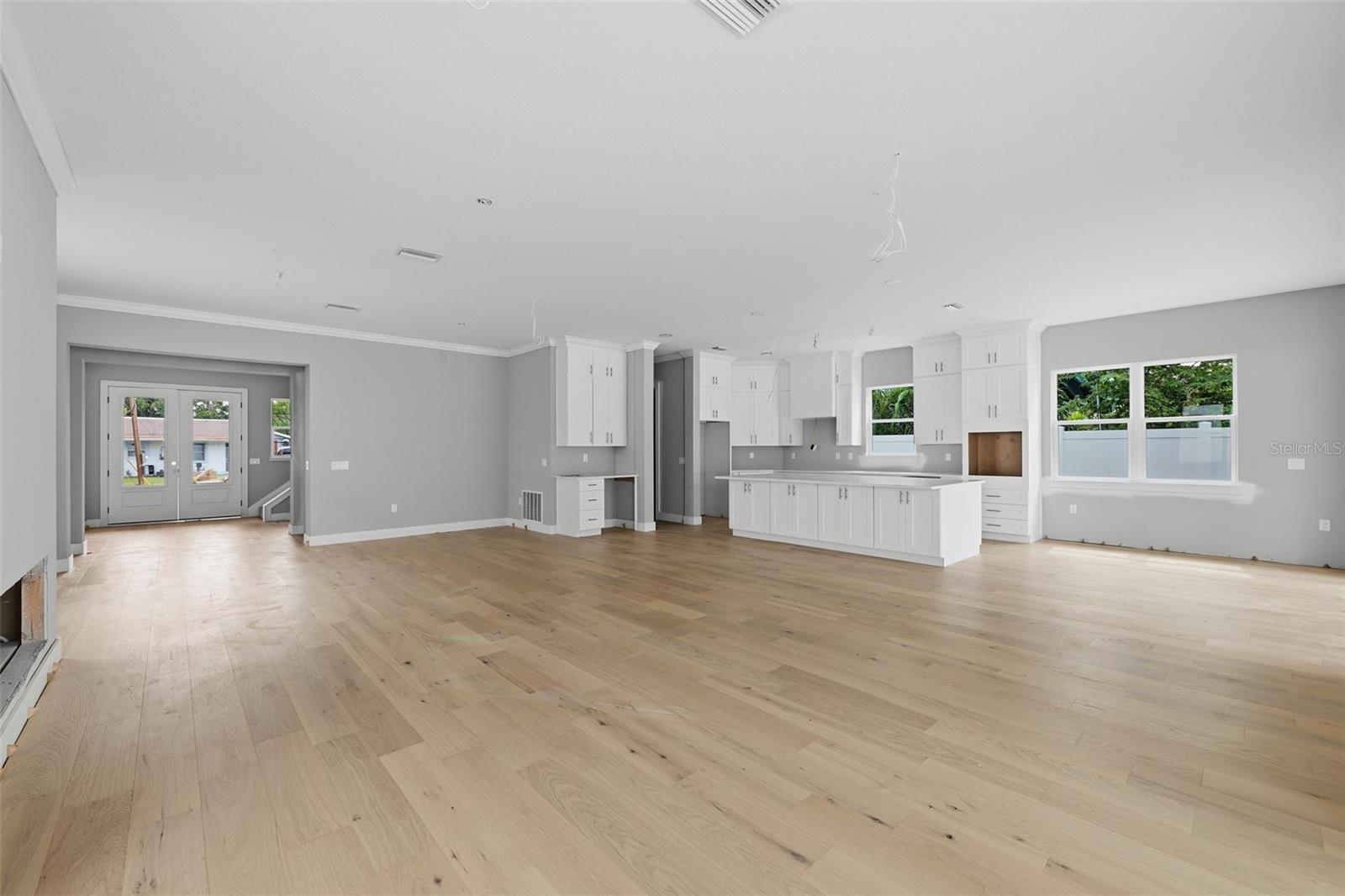 6705 S HIMES AVE — photo 7