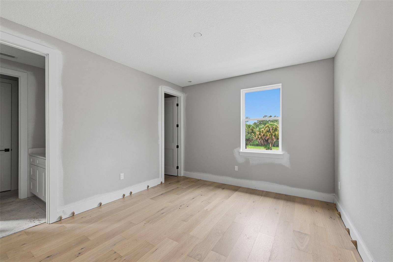 6705 S HIMES AVE — photo 18