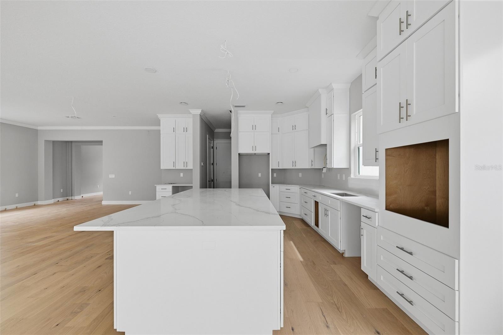 6705 S HIMES AVE — photo 5