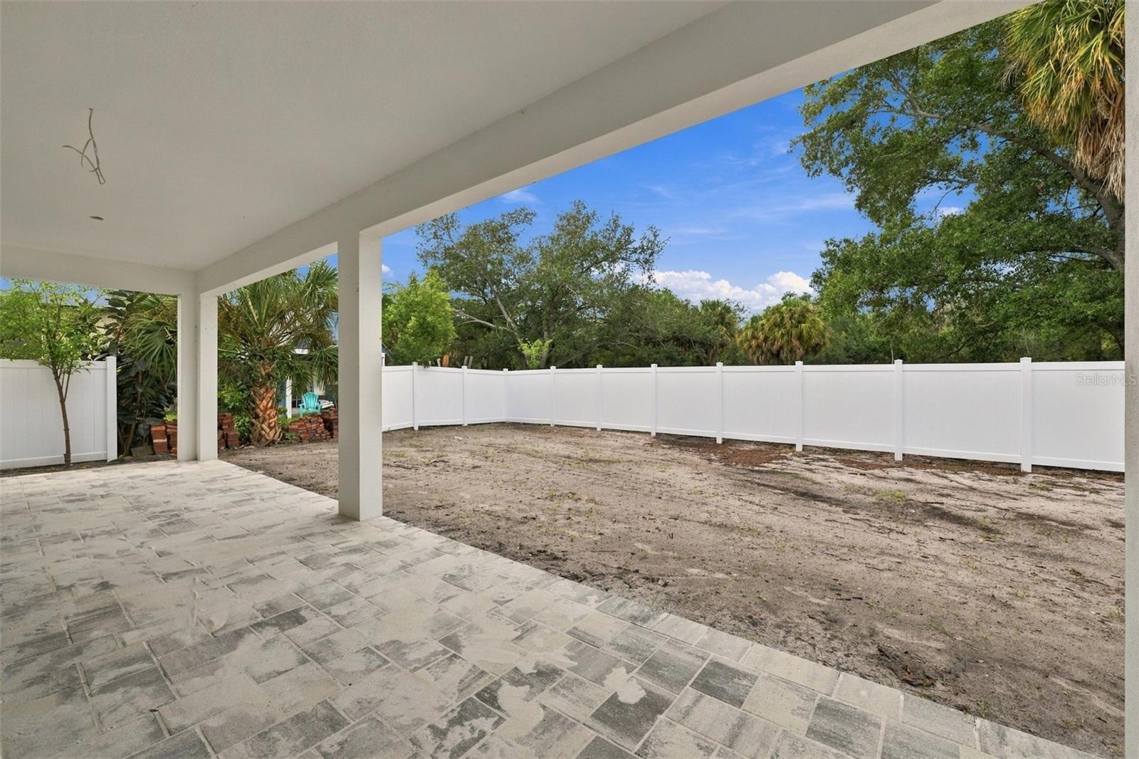 6705 S HIMES AVE — photo 23