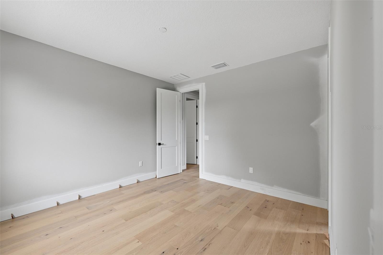 6705 S HIMES AVE — photo 19