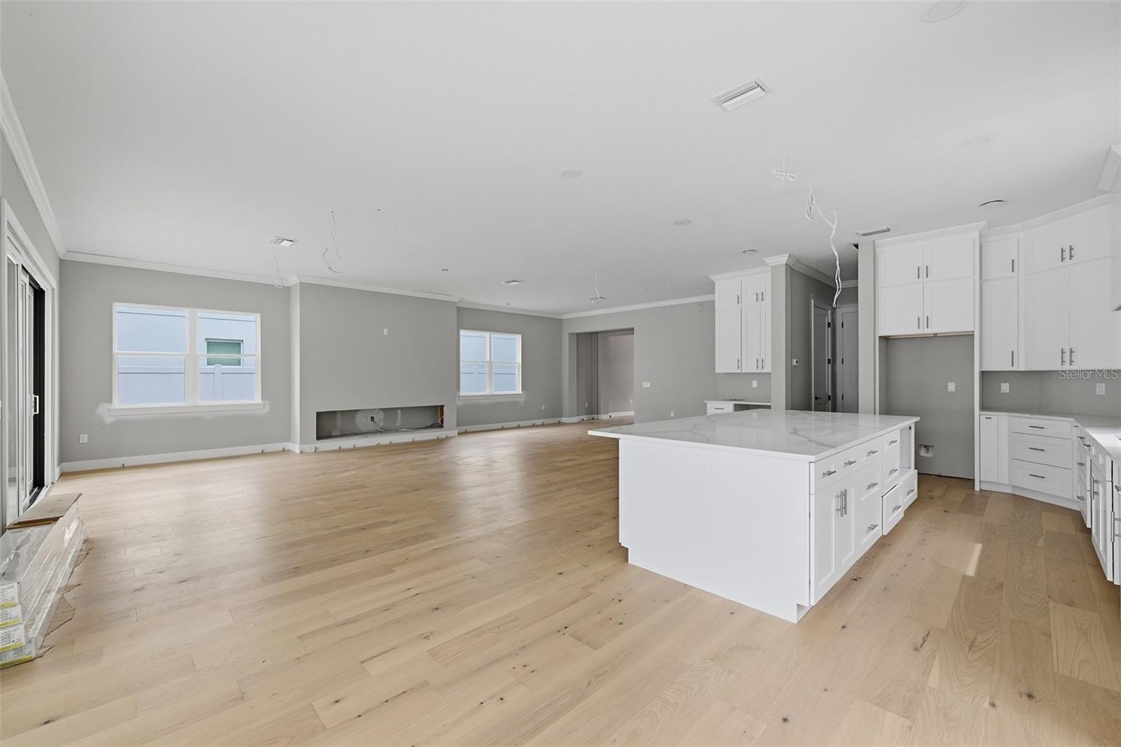 6705 S HIMES AVE — photo 6