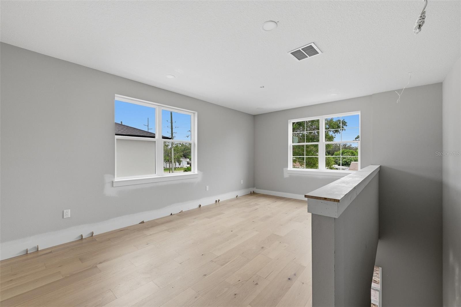 6705 S HIMES AVE — photo 9
