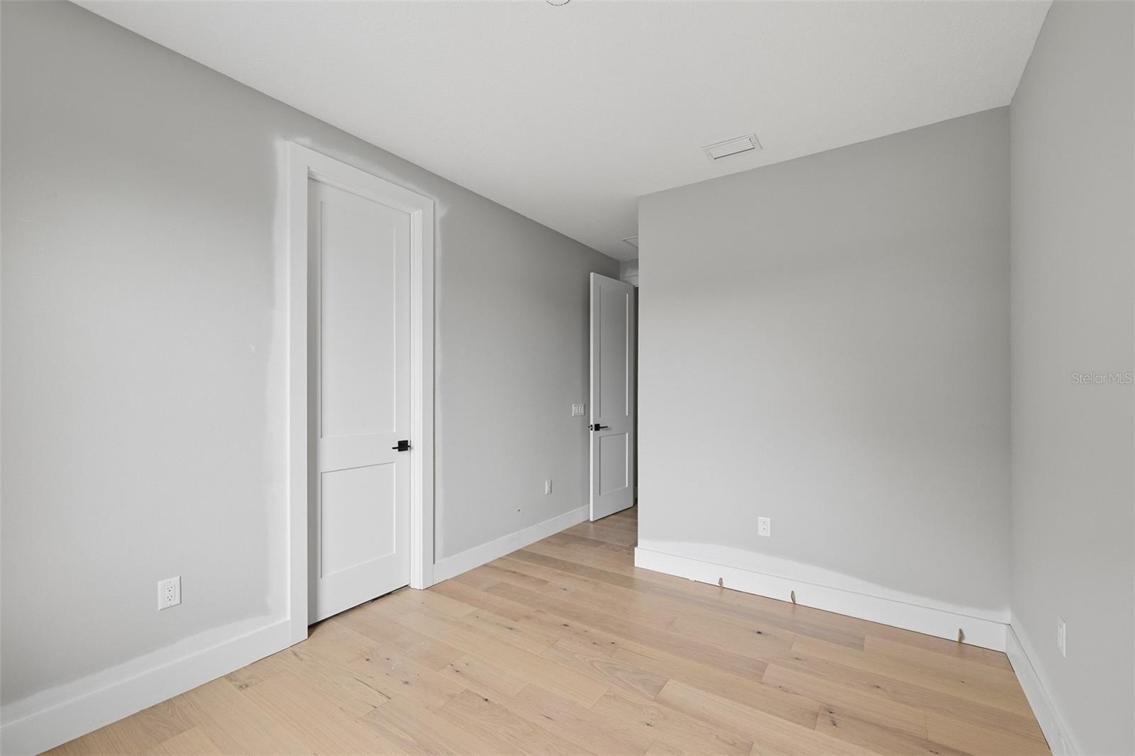 6705 S HIMES AVE — photo 21