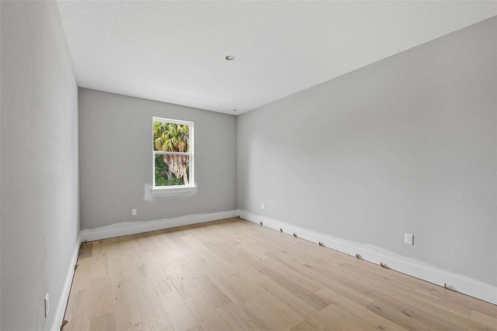 6705 S HIMES AVE — photo 15