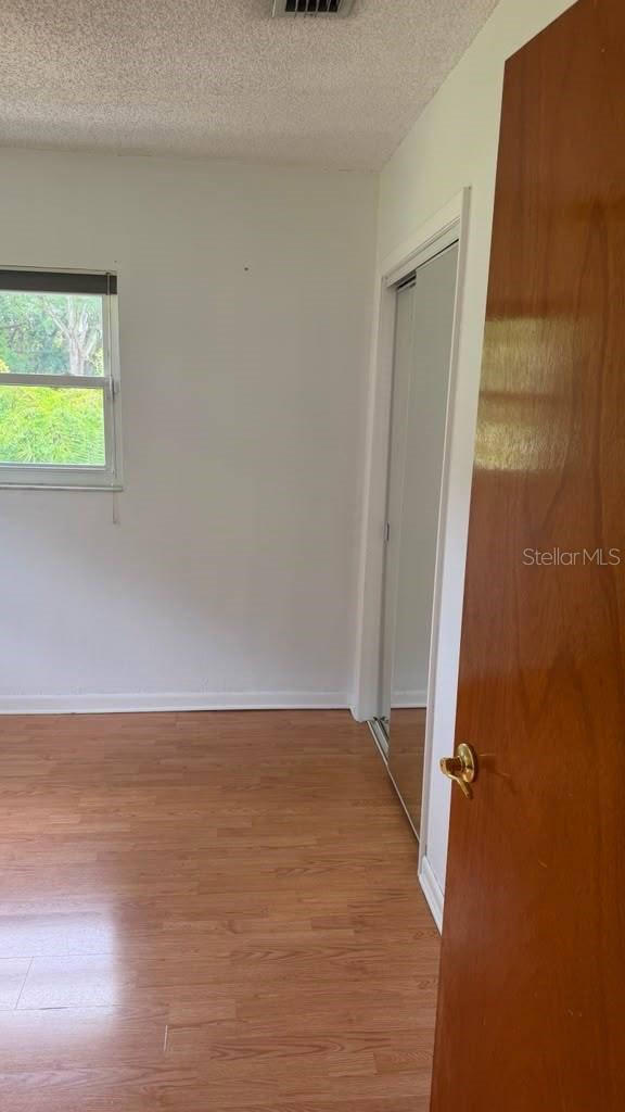 6412 N WOODLYNNE AVE — photo 13