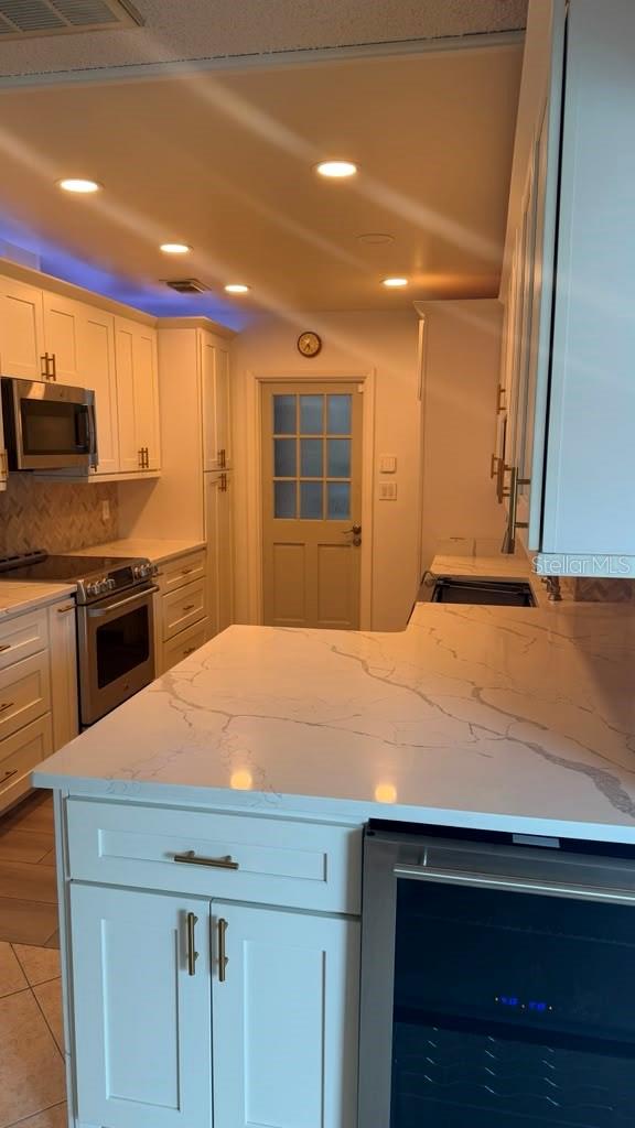 6412 N WOODLYNNE AVE — photo 7