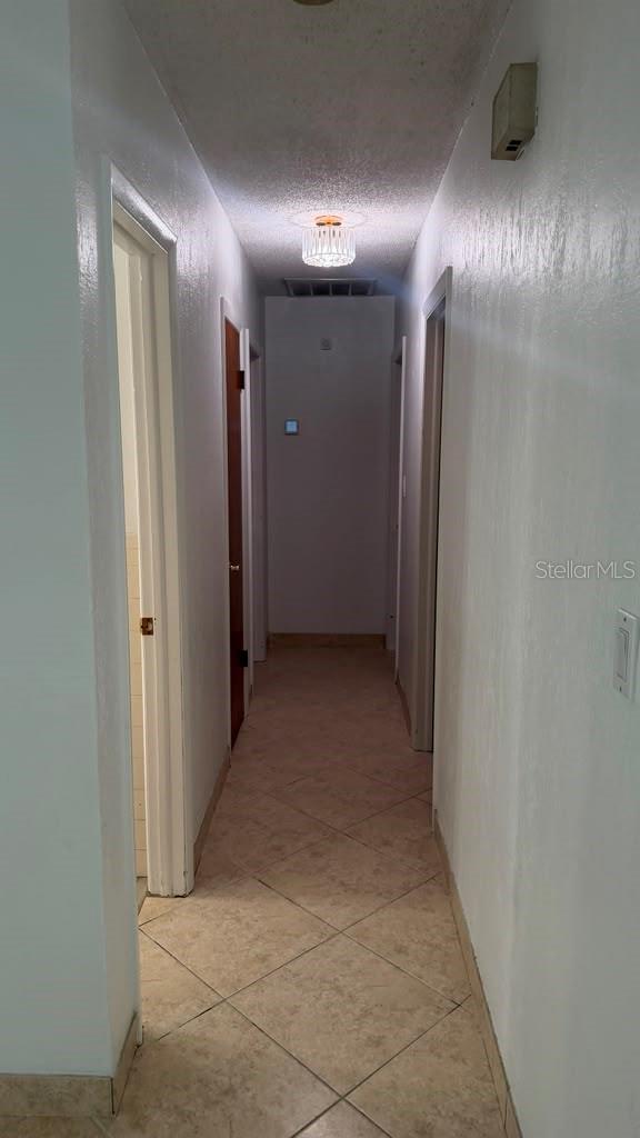 6412 N WOODLYNNE AVE — photo 2