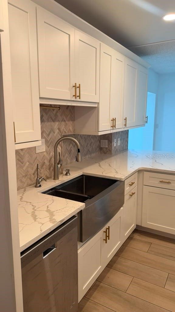6412 N WOODLYNNE AVE — photo 17