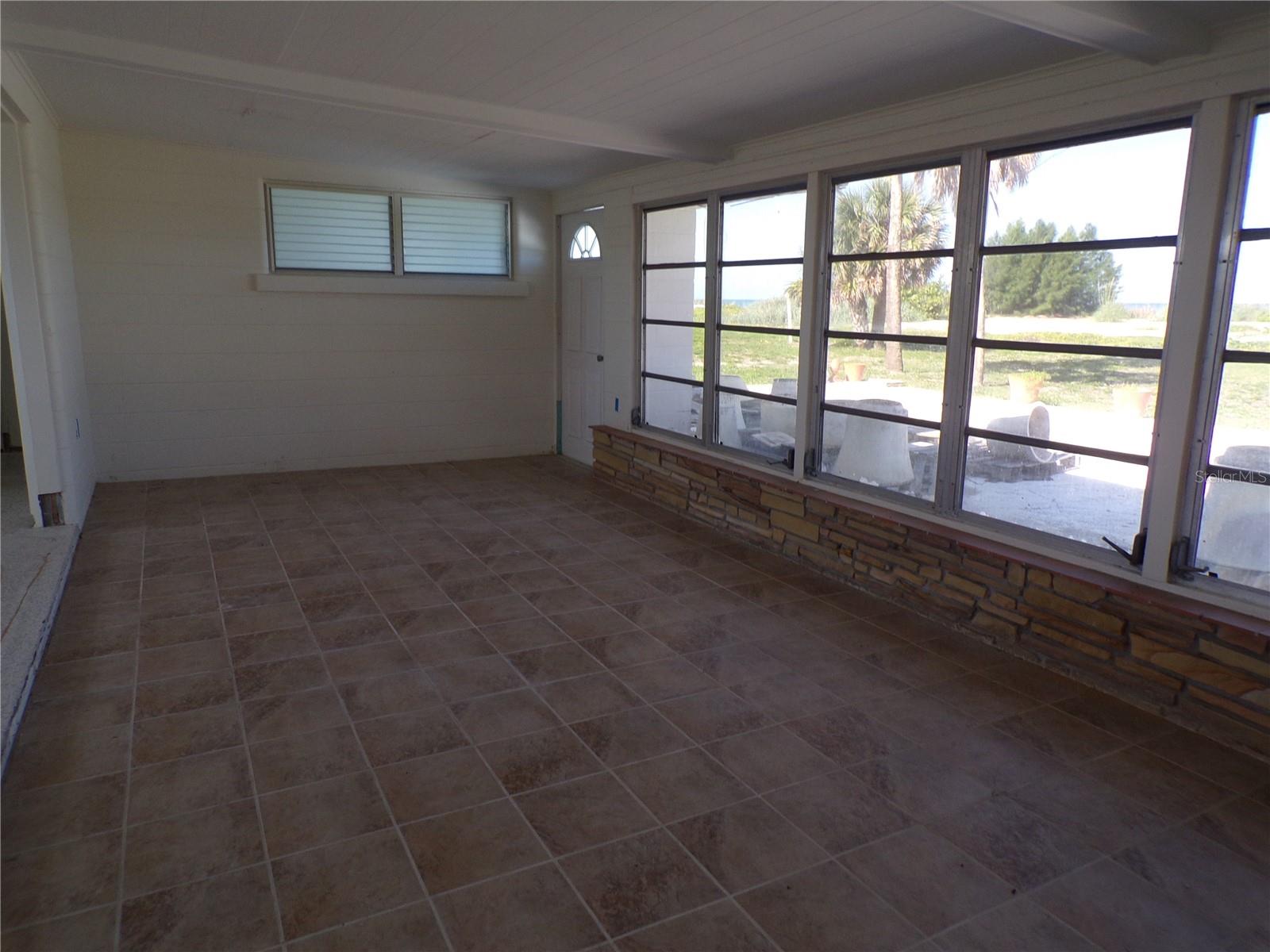 1124 SUNSET DR — photo 21