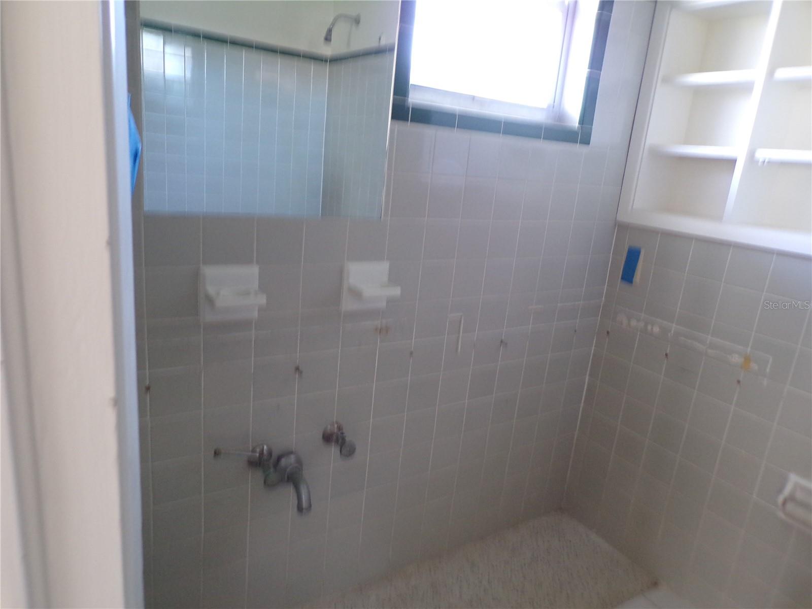 1124 SUNSET DR — photo 15