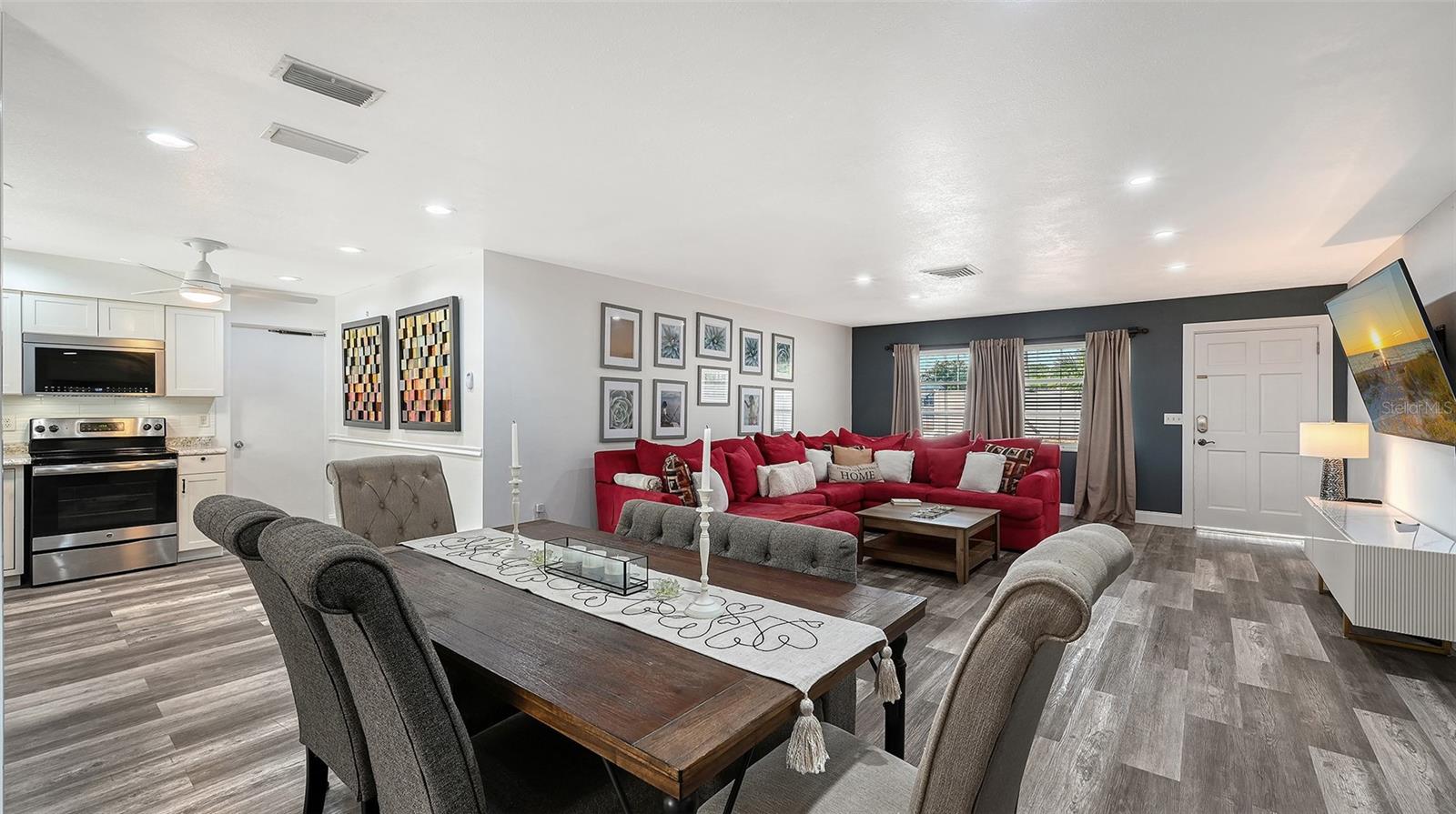 2103 LUSITANIA DR — photo 14