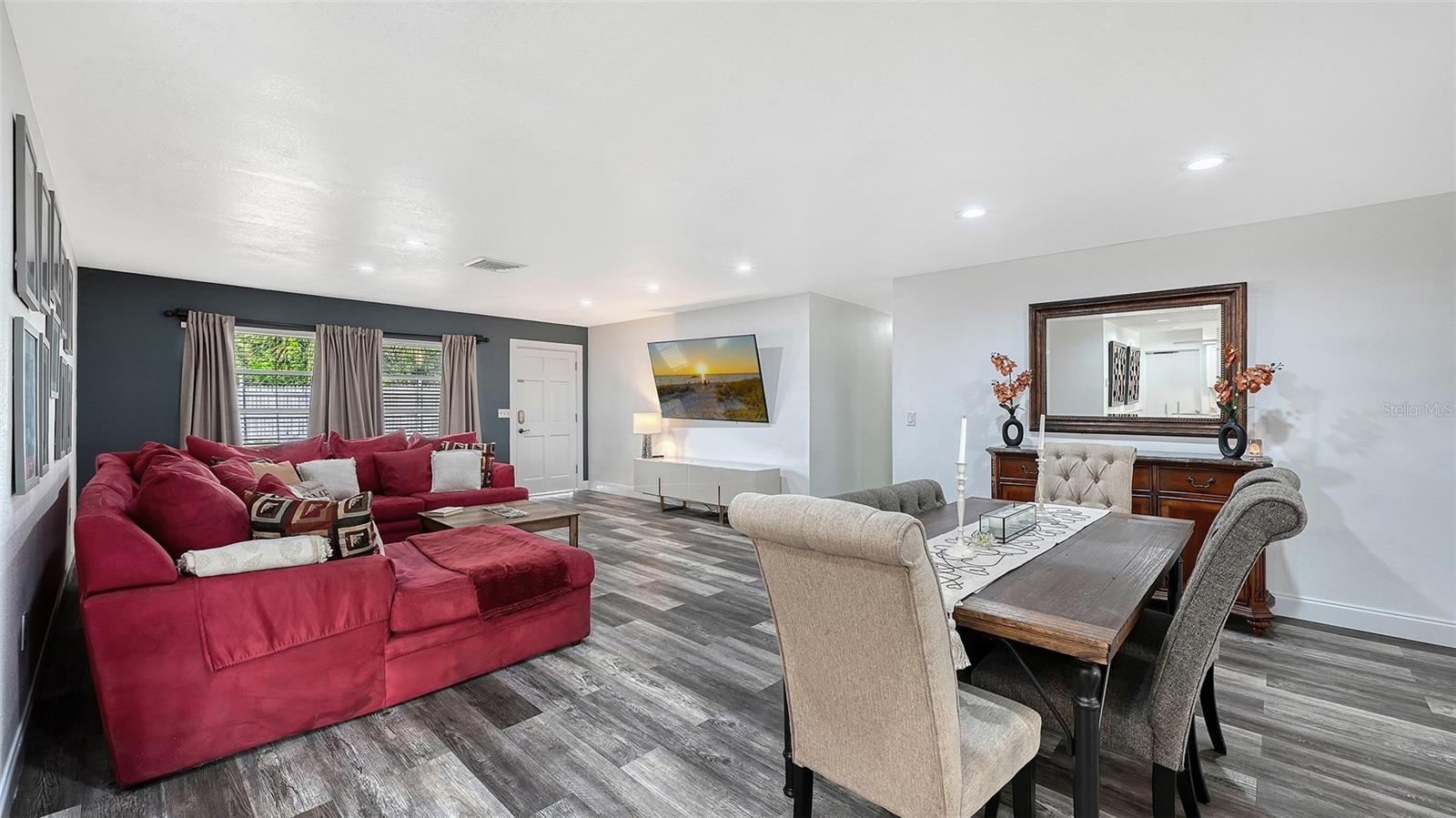 2103 LUSITANIA DR — photo 11