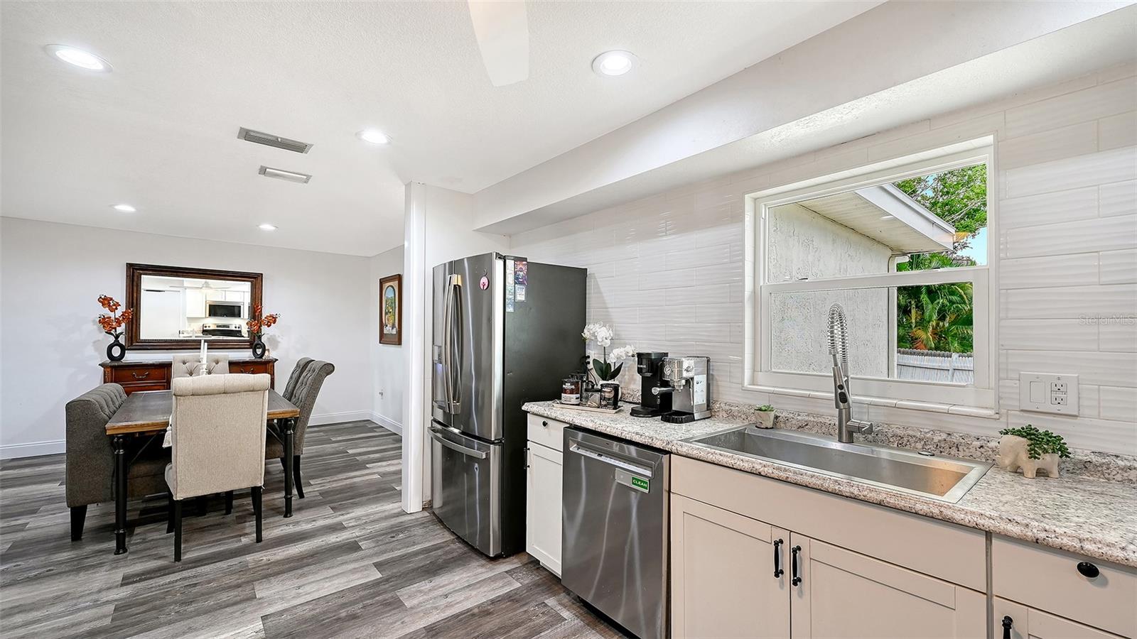 2103 LUSITANIA DR — photo 17