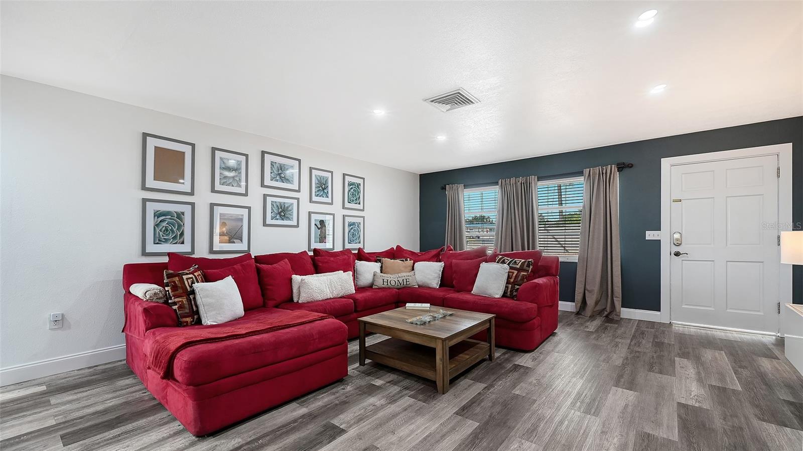 2103 LUSITANIA DR — photo 10
