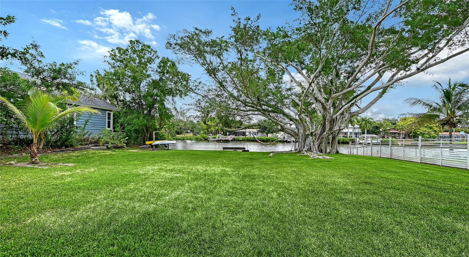 2103 LUSITANIA DR — photo 33