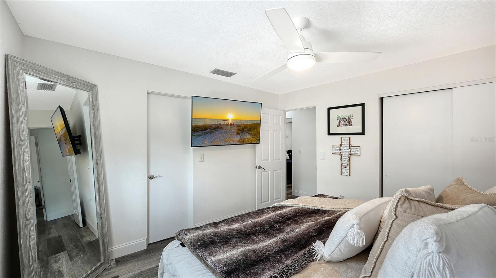 2103 LUSITANIA DR — photo 23