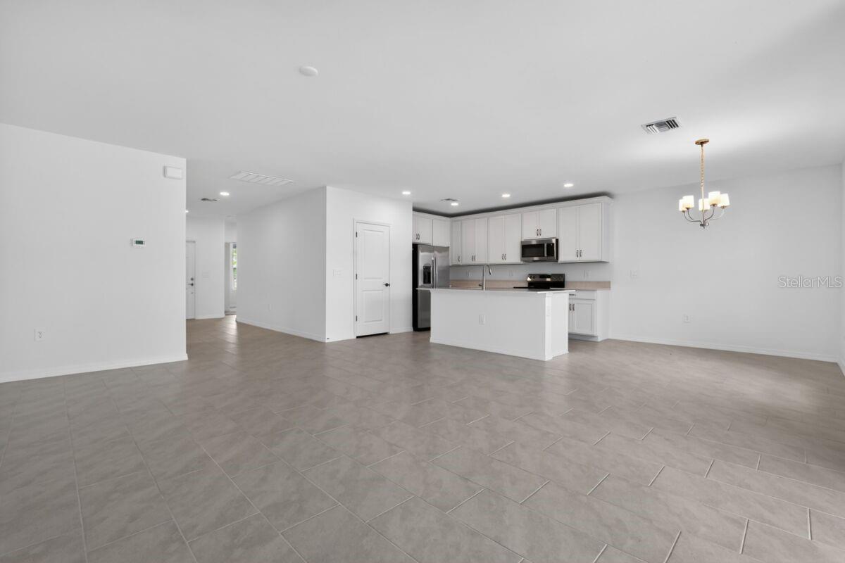 9509 VIBRANT LN — photo 6