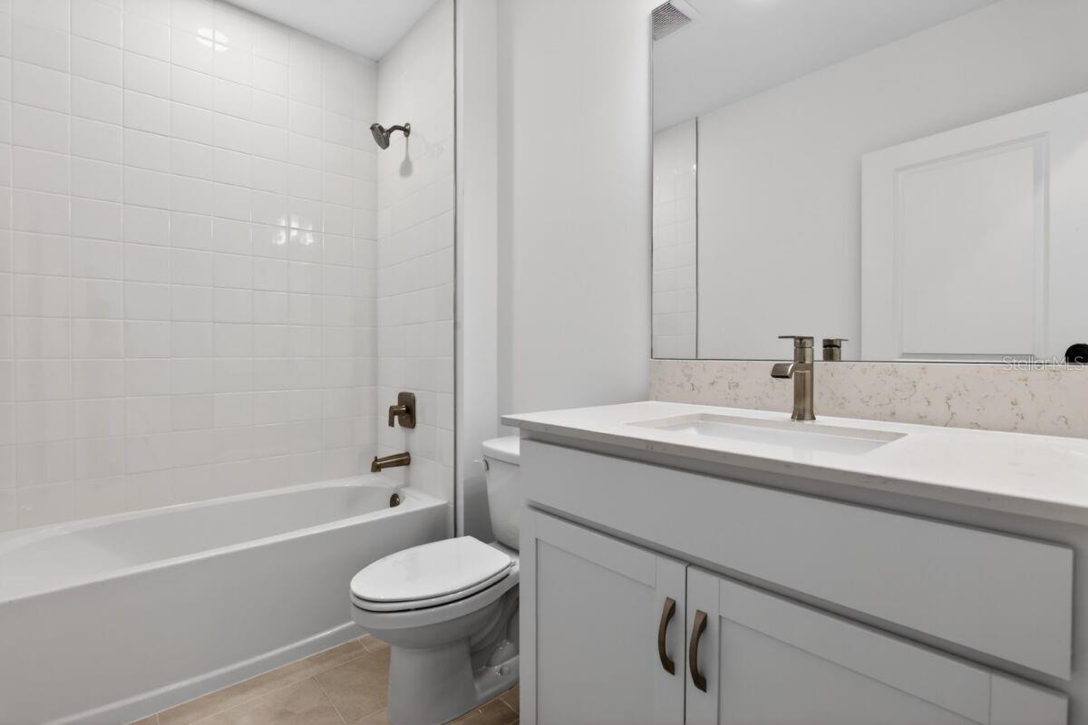 9509 VIBRANT LN — photo 11