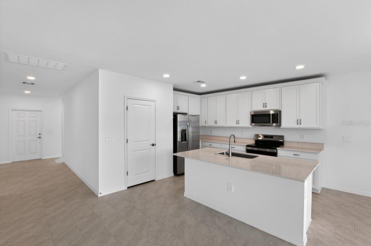9509 VIBRANT LN — photo 3