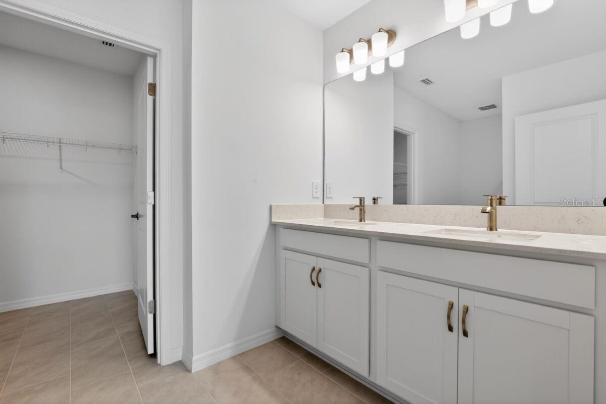 9509 VIBRANT LN — photo 8