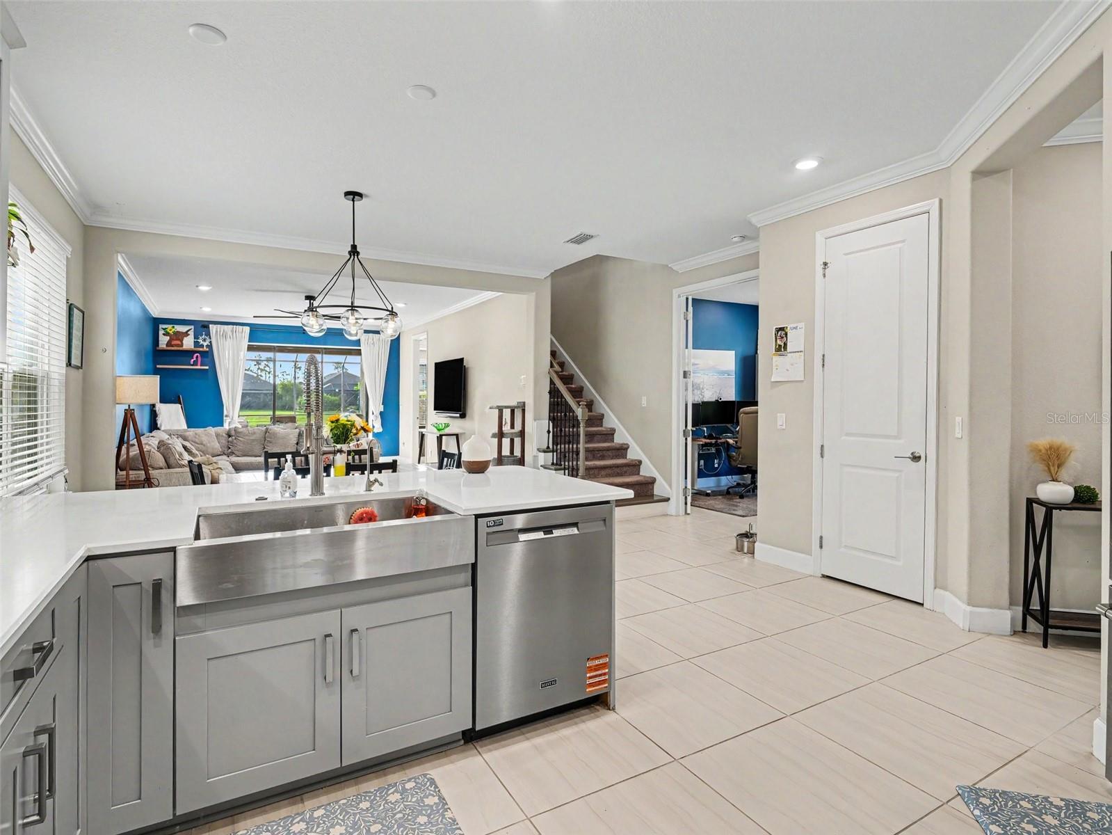 5461 SUMMIT GLN — photo 8