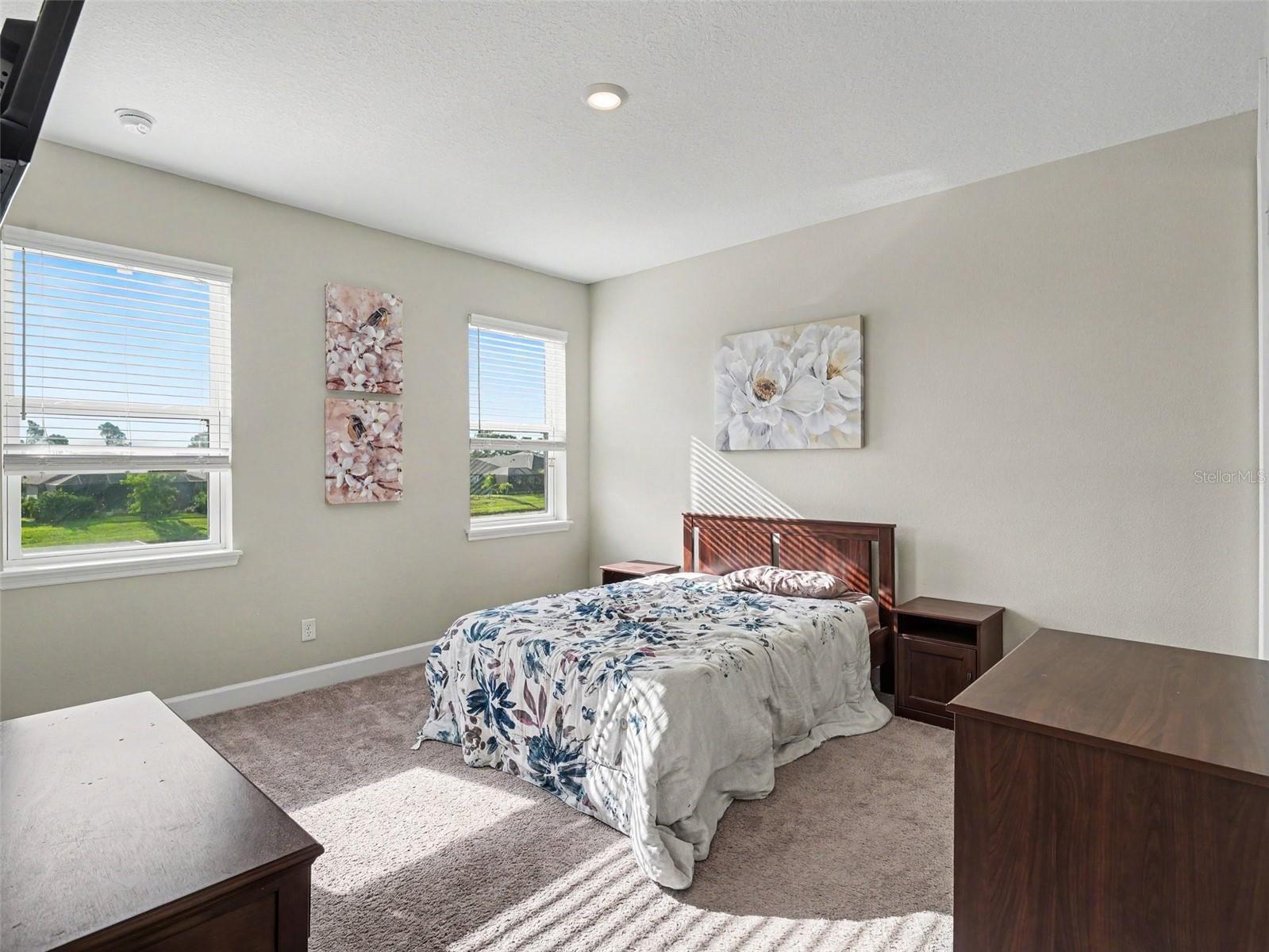5461 SUMMIT GLN — photo 24