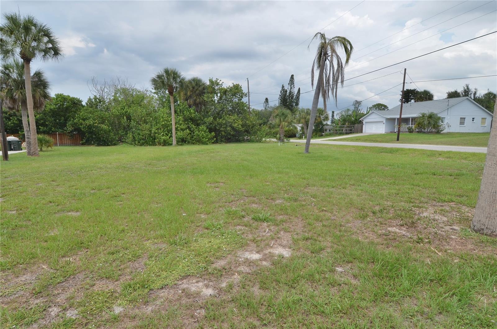 610 COQUINA CT — photo 3