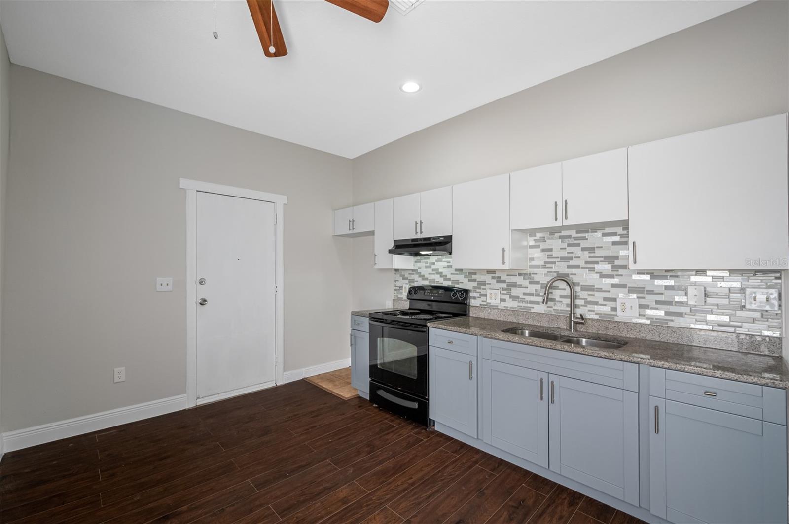 2118 W PALMETTO ST — photo 6