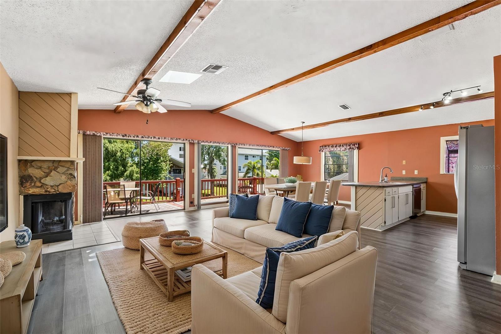 3141 N CANAL DR — photo 8