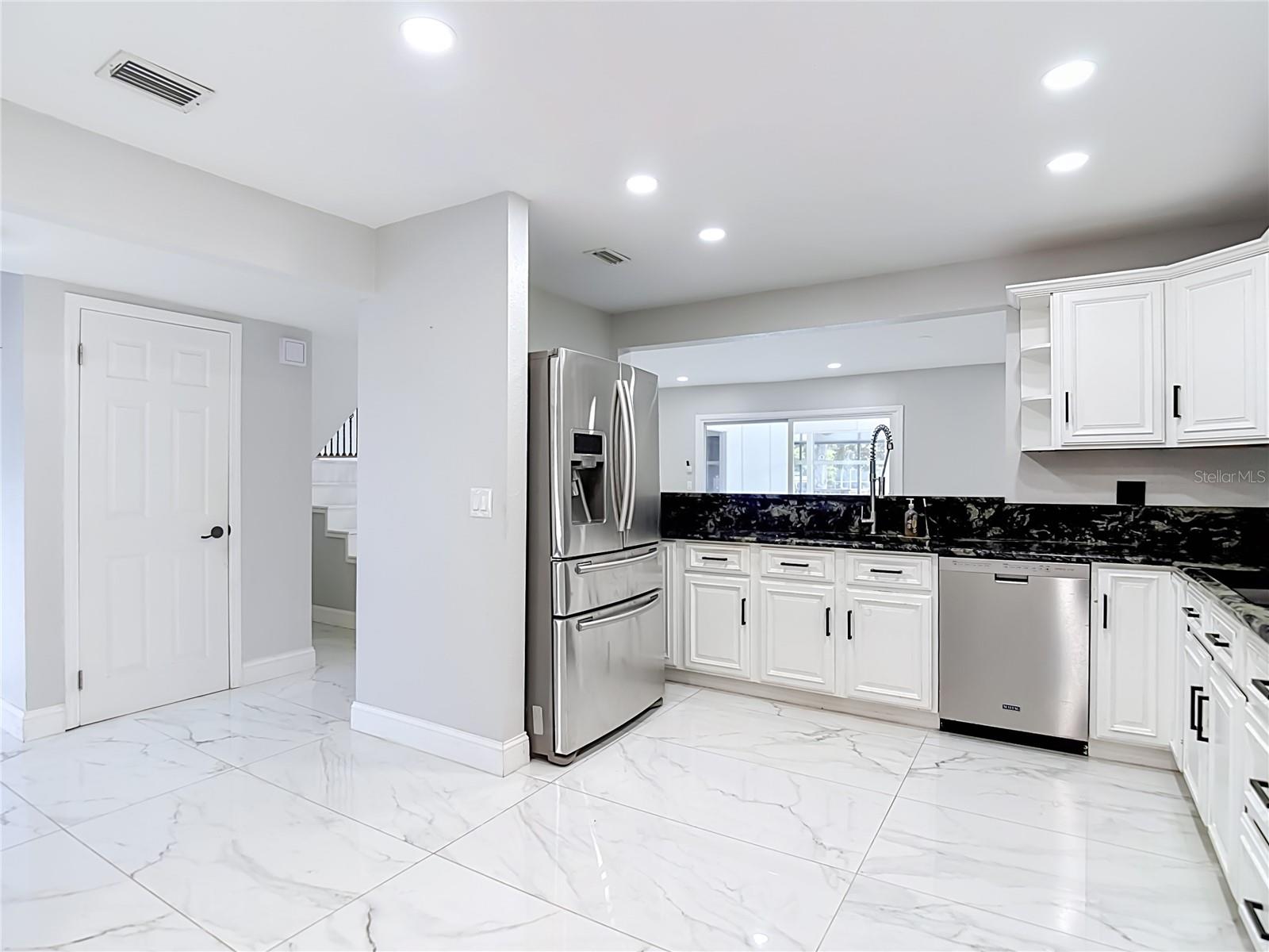 8725 BAY POINTE DR — photo 15